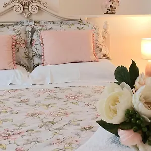 https://serendipity-cottage.yorkshirehotels.net